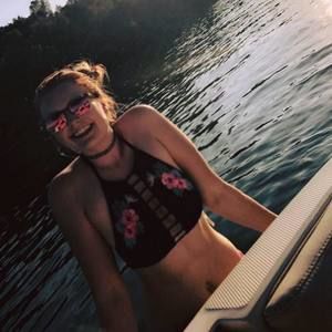 Meet your Posher, Alyssa